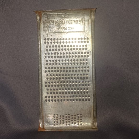 Vintage set of 4 - 3 "The Wonder Shredder" and 1 "The Perfect Grater" - Picture 9 of 11